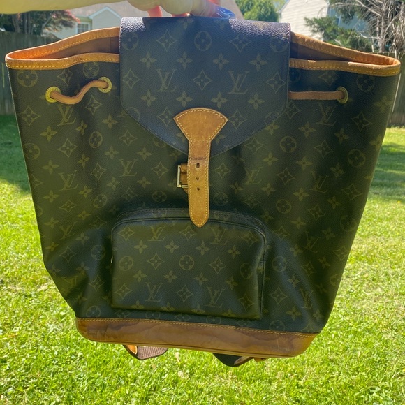 Louis Vuitton backpack GM - Picture 3 of 16